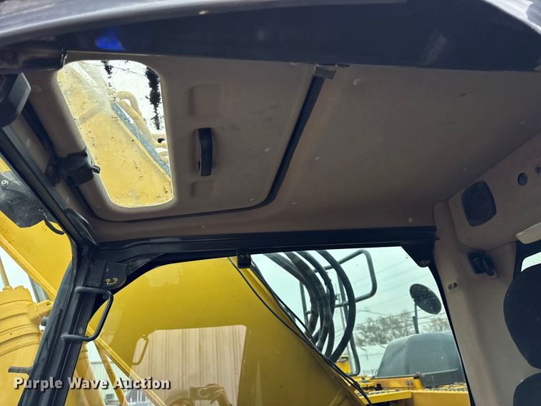 image for item ER0286 2015 Komatsu PC228USLC-10 excavator