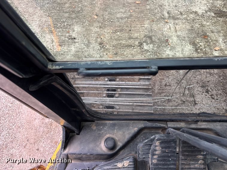 image for item ER0286 2015 Komatsu PC228USLC-10 excavator