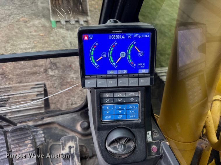 image for item ER0286 2015 Komatsu PC228USLC-10 excavator