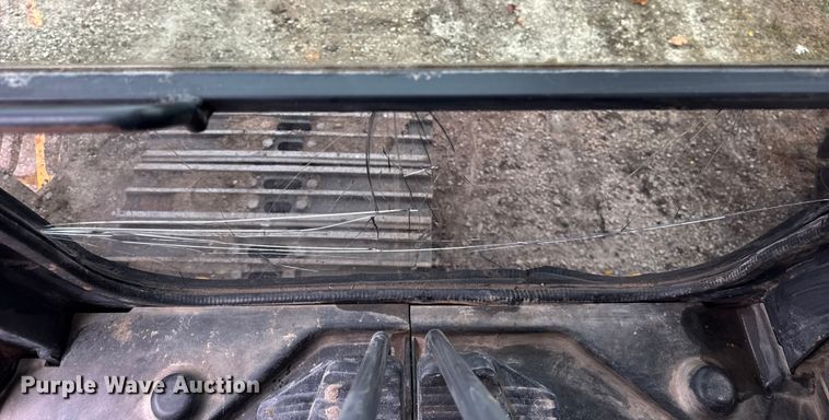 image for item ER0286 2015 Komatsu PC228USLC-10 excavator