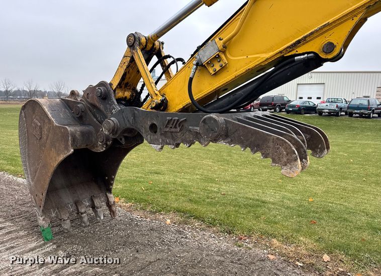 image for item ER0286 2015 Komatsu PC228USLC-10 excavator