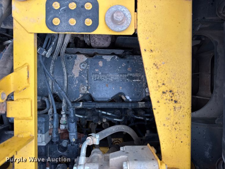image for item ER0286 2015 Komatsu PC228USLC-10 excavator