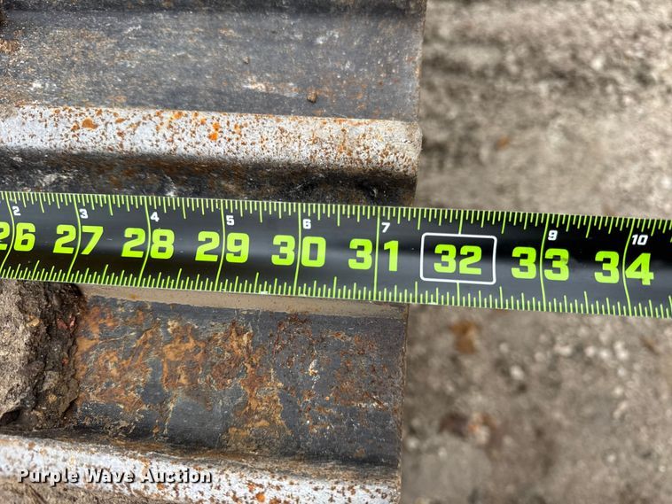 image for item ER0286 2015 Komatsu PC228USLC-10 excavator