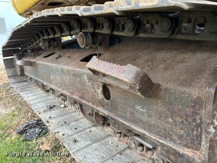 image for item ER0286 2015 Komatsu PC228USLC-10 excavator
