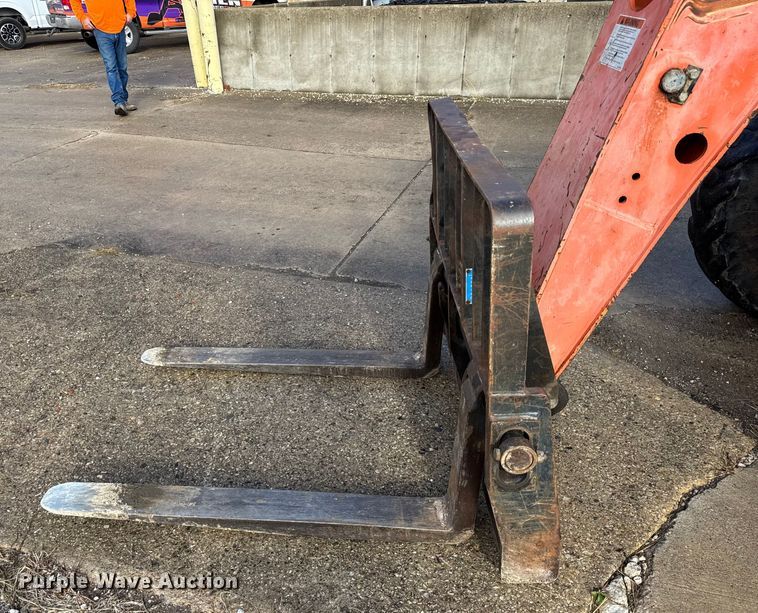 image for item ER0302 2004 JLG Gradall G9-43A telehandler