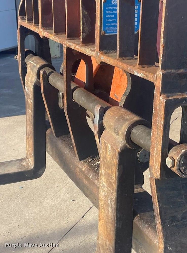 image for item ER0302 2004 JLG Gradall G9-43A telehandler