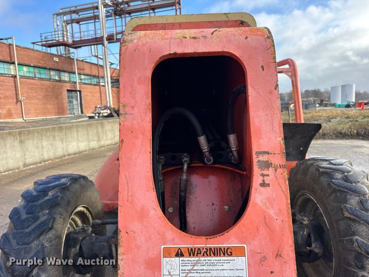 image for item ER0302 2004 JLG Gradall G9-43A telehandler