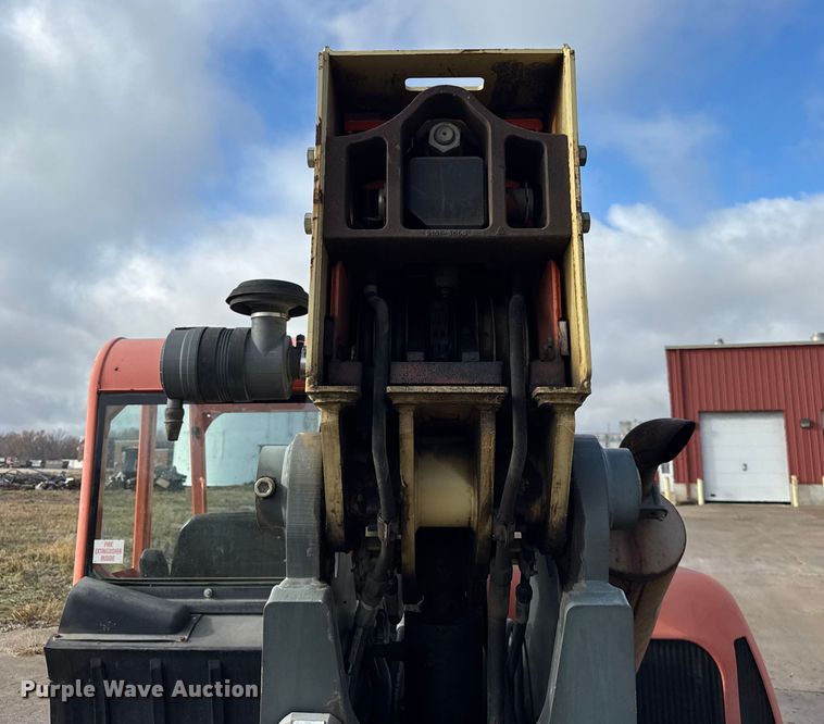 image for item ER0302 2004 JLG Gradall G9-43A telehandler