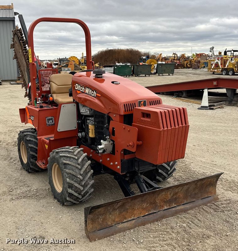 image for item ER0305 2015 Ditch Witch RT45 trencher