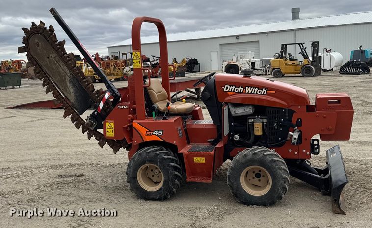 image for item ER0305 2015 Ditch Witch RT45 trencher
