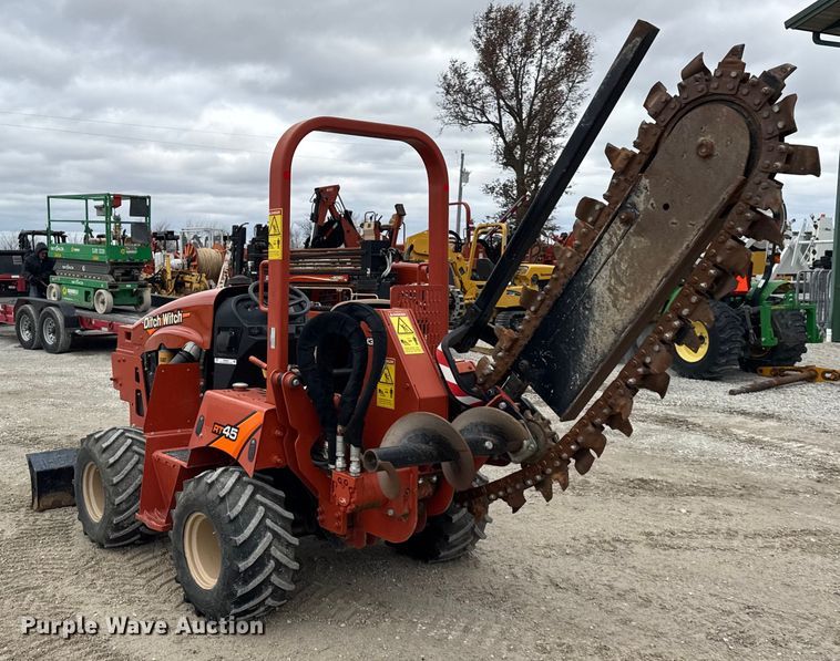 image for item ER0305 2015 Ditch Witch RT45 trencher