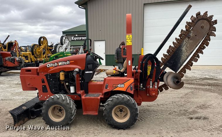 image for item ER0305 2015 Ditch Witch RT45 trencher