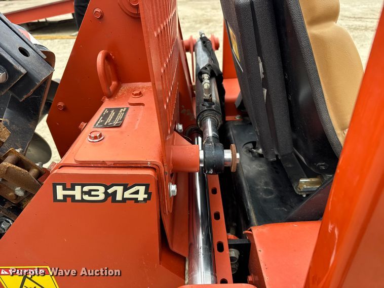 image for item ER0305 2015 Ditch Witch RT45 trencher