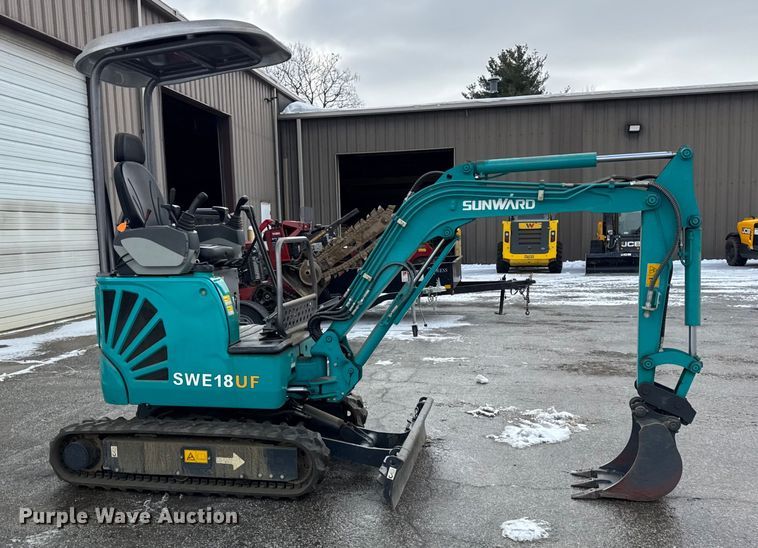 image for item ER0320 2020 Sunward SWE18UF mini excavator