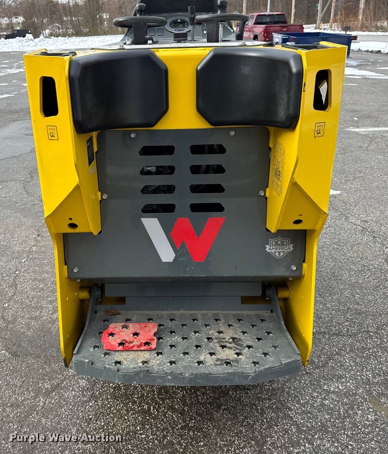 image for item ER0321 2022 Wacker Neuson SM100 compact utility loader