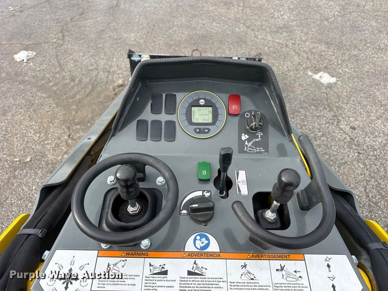 image for item ER0321 2022 Wacker Neuson SM100 compact utility loader