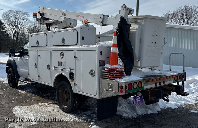 image for item ER0324 2014 Ford F450 Super Duty bucket truck