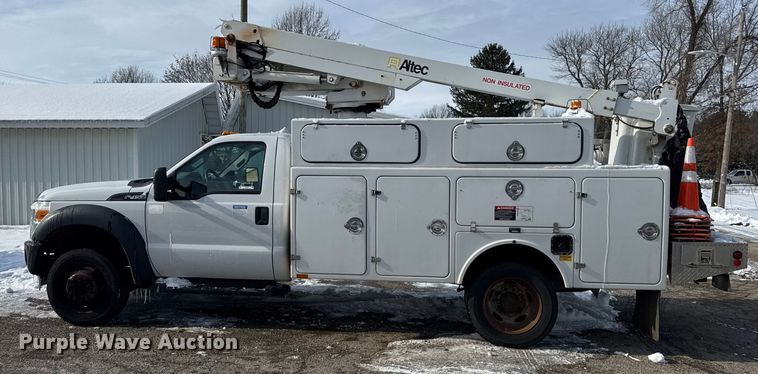 image for item ER0324 2014 Ford F450 Super Duty bucket truck