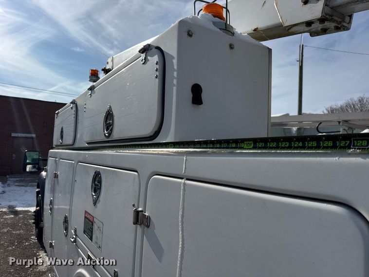 image for item ER0324 2014 Ford F450 Super Duty bucket truck