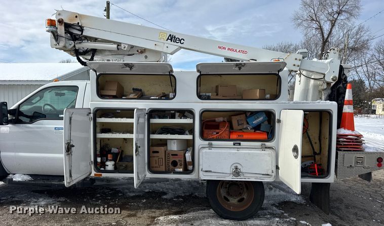 image for item ER0324 2014 Ford F450 Super Duty bucket truck