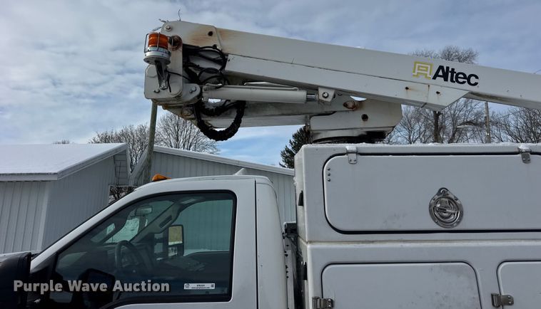 image for item ER0324 2014 Ford F450 Super Duty bucket truck