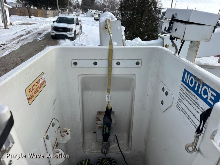 image for item ER0324 2014 Ford F450 Super Duty bucket truck