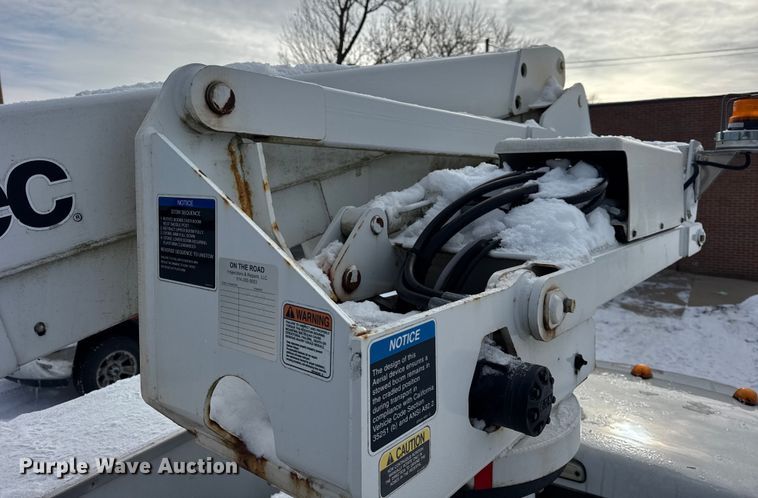 image for item ER0324 2014 Ford F450 Super Duty bucket truck