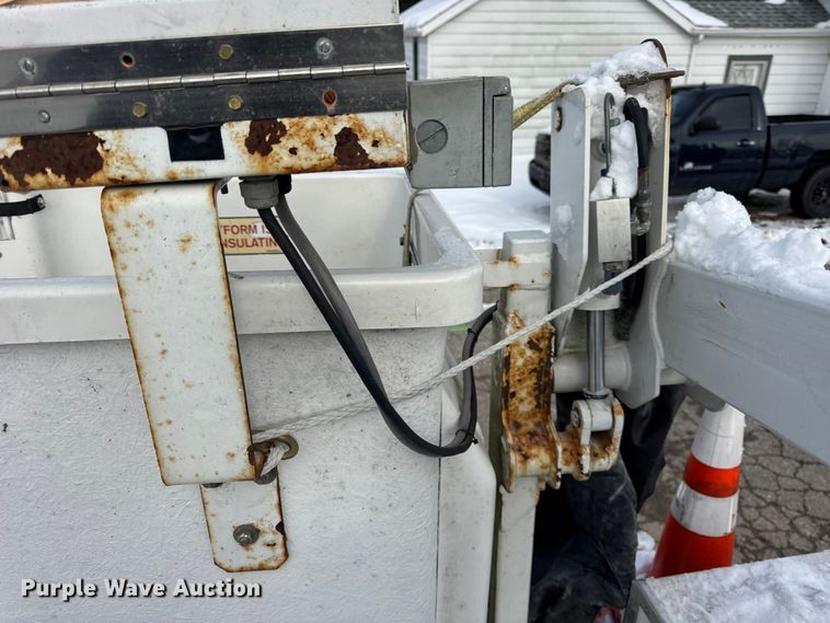 image for item ER0324 2014 Ford F450 Super Duty bucket truck