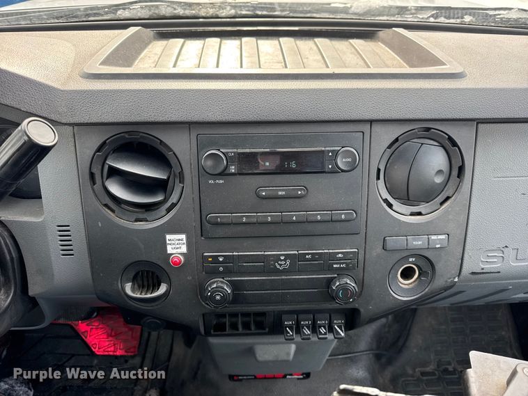 image for item ER0324 2014 Ford F450 Super Duty bucket truck