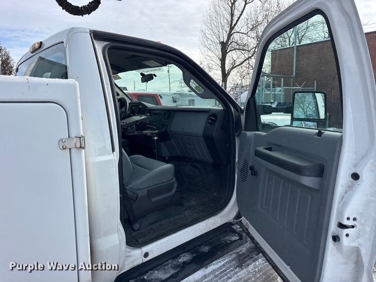 image for item ER0324 2014 Ford F450 Super Duty bucket truck