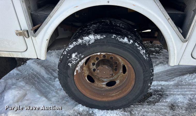 image for item ER0324 2014 Ford F450 Super Duty bucket truck