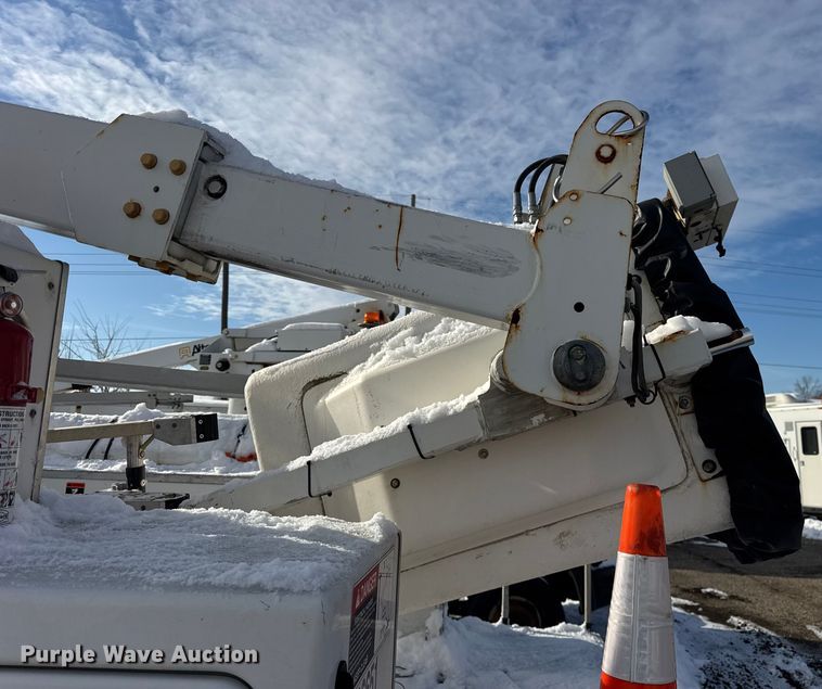 image for item ER0325 2012 Ford F450 Super Duty bucket truck