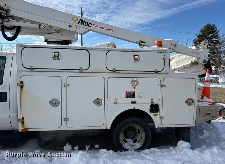 image for item ER0325 2012 Ford F450 Super Duty bucket truck