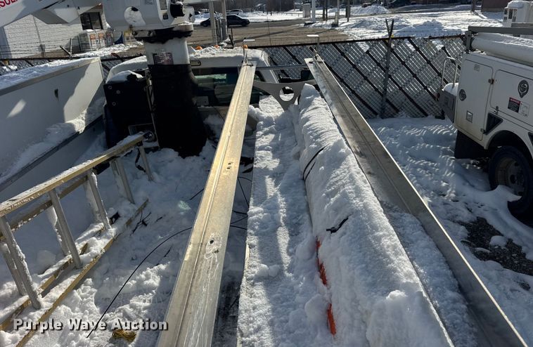 image for item ER0325 2012 Ford F450 Super Duty bucket truck