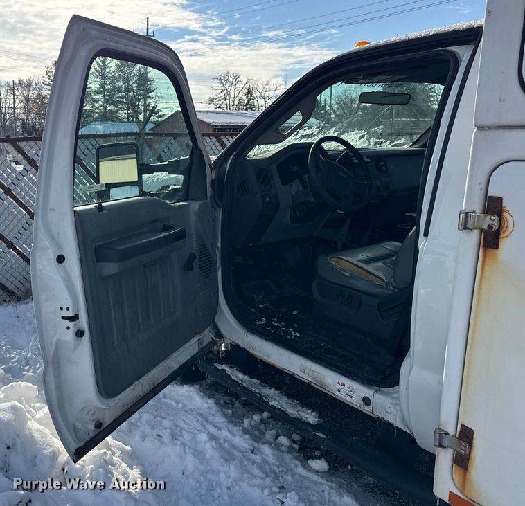 image for item ER0325 2012 Ford F450 Super Duty bucket truck