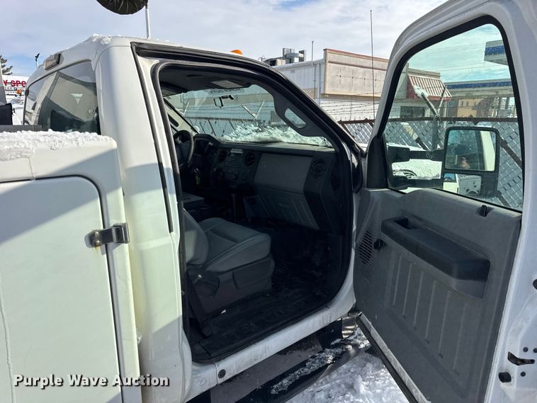 image for item ER0325 2012 Ford F450 Super Duty bucket truck