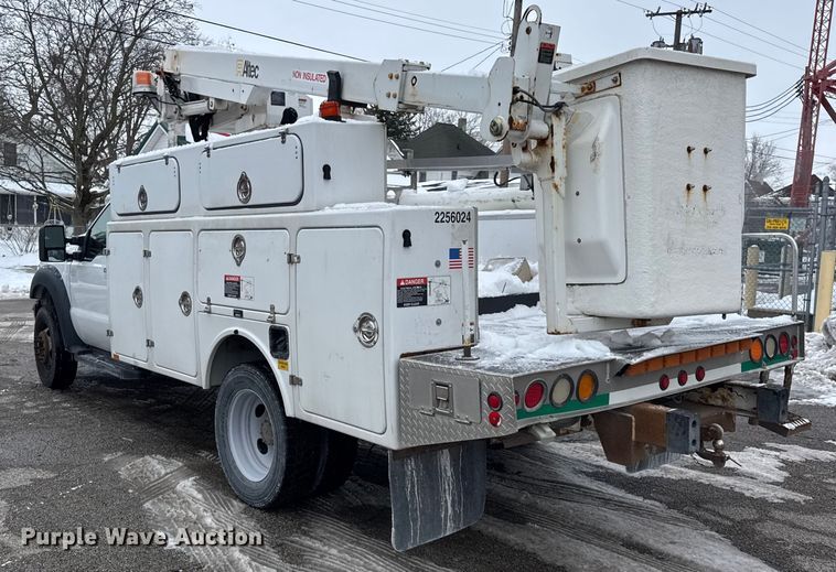 image for item ER0326 2014 Ford F450 Super Duty bucket truck
