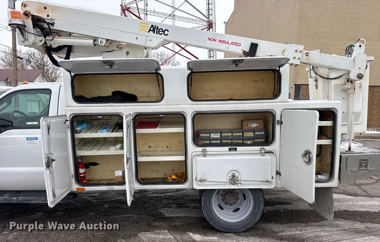 image for item ER0326 2014 Ford F450 Super Duty bucket truck