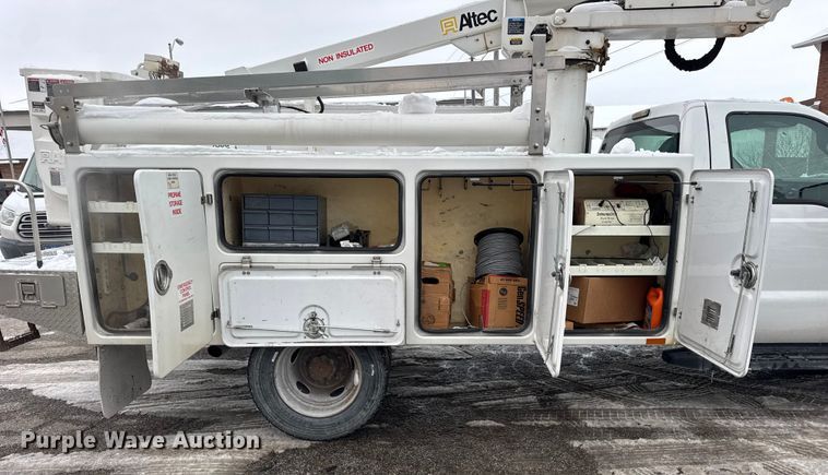 image for item ER0326 2014 Ford F450 Super Duty bucket truck