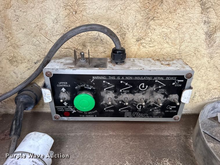 image for item ER0326 2014 Ford F450 Super Duty bucket truck