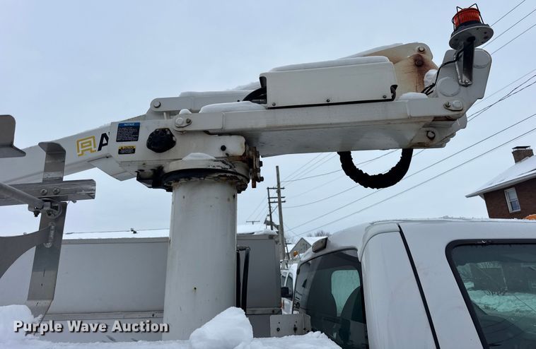 image for item ER0326 2014 Ford F450 Super Duty bucket truck