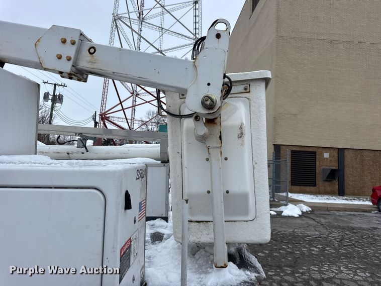 image for item ER0326 2014 Ford F450 Super Duty bucket truck