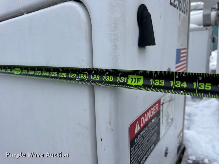 image for item ER0326 2014 Ford F450 Super Duty bucket truck