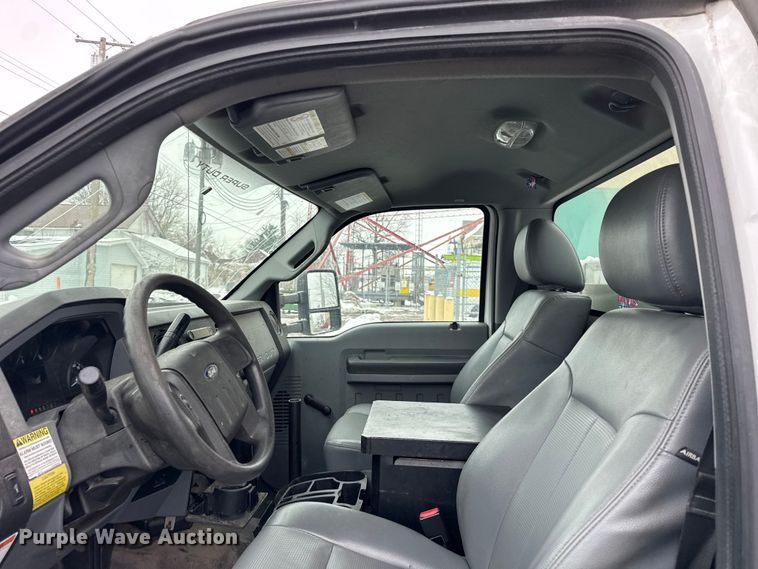 image for item ER0326 2014 Ford F450 Super Duty bucket truck