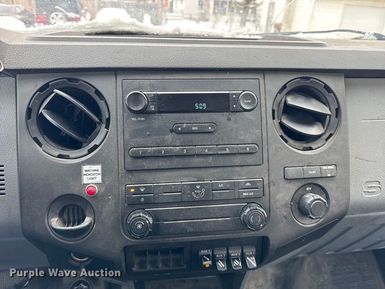 image for item ER0326 2014 Ford F450 Super Duty bucket truck