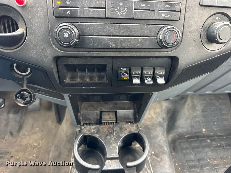 image for item ER0326 2014 Ford F450 Super Duty bucket truck