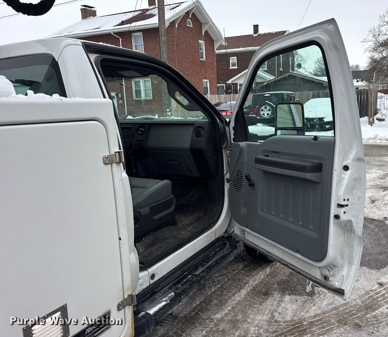 image for item ER0326 2014 Ford F450 Super Duty bucket truck