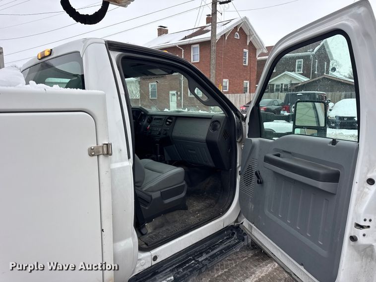 image for item ER0326 2014 Ford F450 Super Duty bucket truck