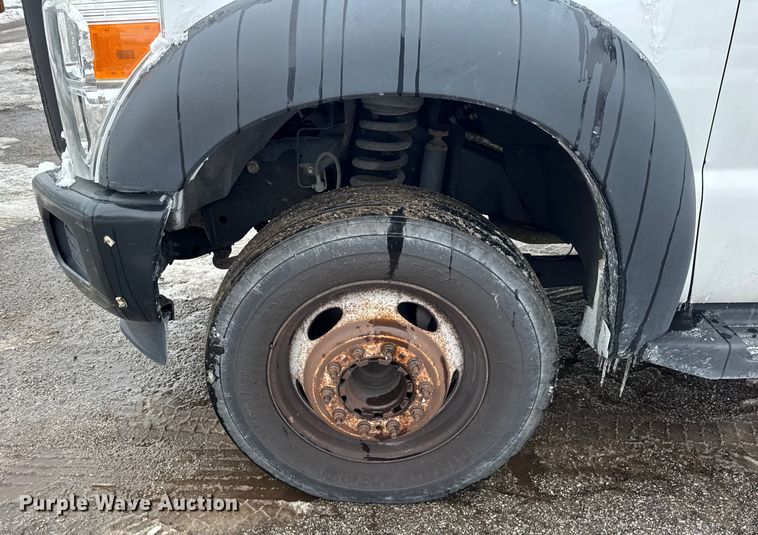 image for item ER0326 2014 Ford F450 Super Duty bucket truck