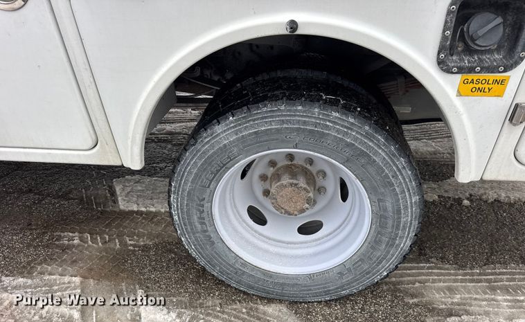 image for item ER0326 2014 Ford F450 Super Duty bucket truck